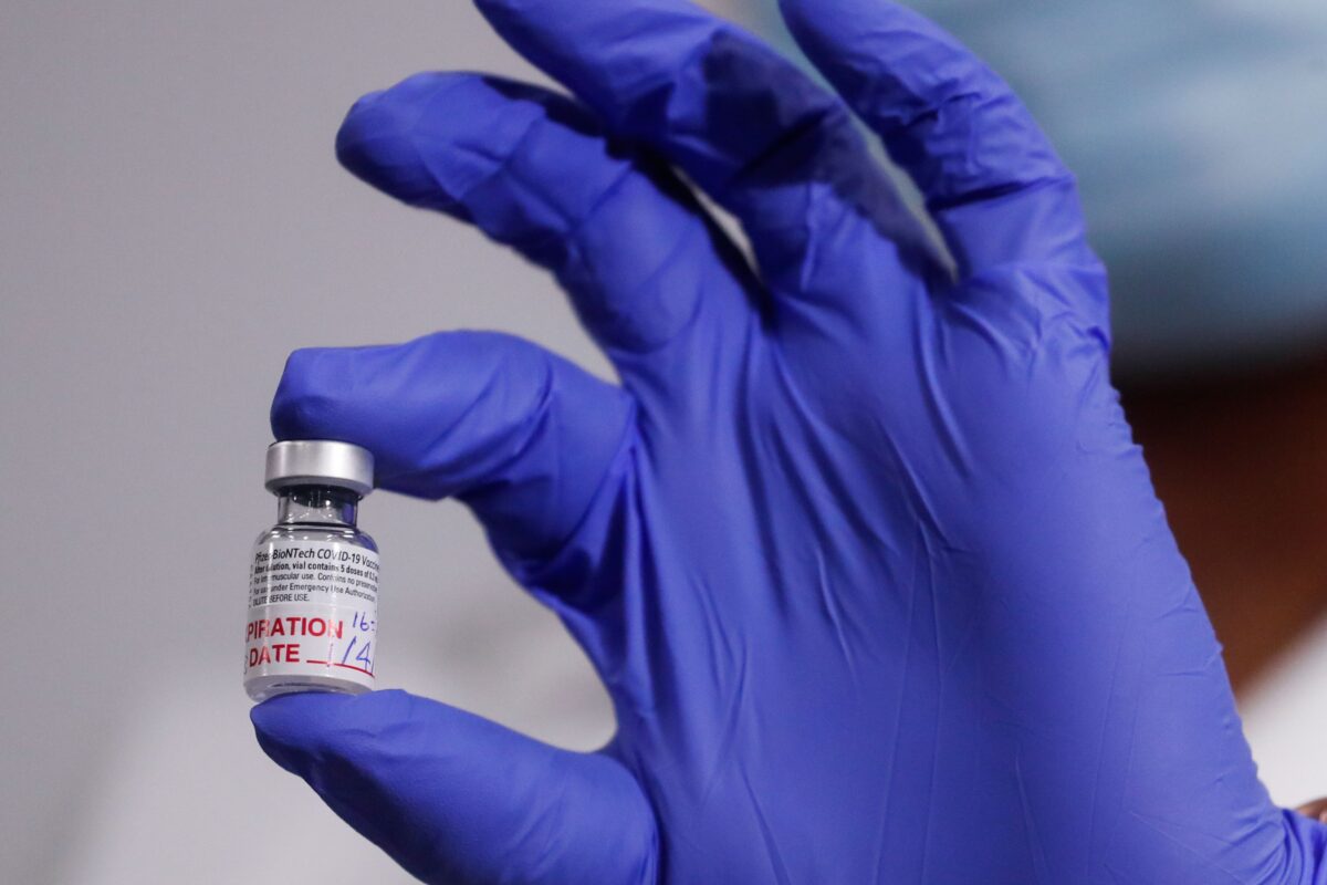 Τουλάχιστον 13 Ισραηλινοί έχουν υποστεί παράλυση του προσώπου μετά τη χορήγηση του εμβολίου Pfizer Covid-19