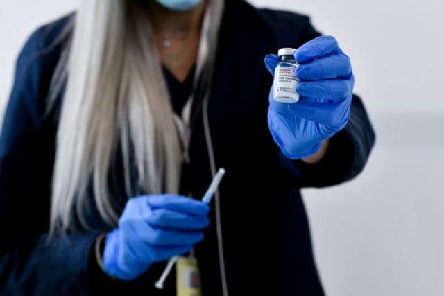 56χρονη απο τα Καλάβρυτα πέθανε λίγο μετά τον εμβολιασμό της με Pfizer
