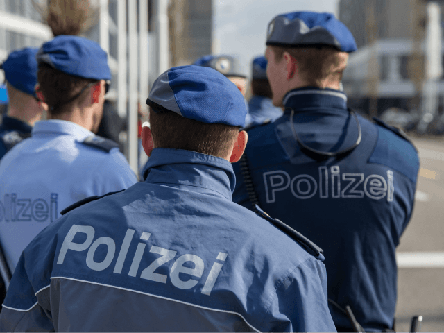 Ελβετοί αστυνομικοί απειλούν να σταματήσουν την εφαρμογή των μέτρων για τον κορονοϊό
