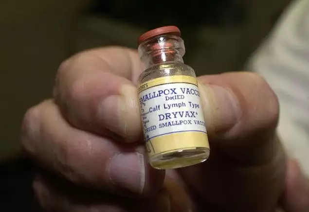 Βρέθηκαν θανατηφόρα δείγματα του ιού της ευλογιάς «κατά λάθος» στις εγκαταστάσεις εμβολίων της Merck!
