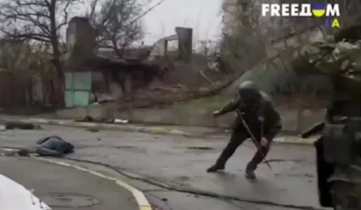 Ο Ουκρανικός στρατός απλώνει πτώματα στην Μπούχα… (βίντεο)