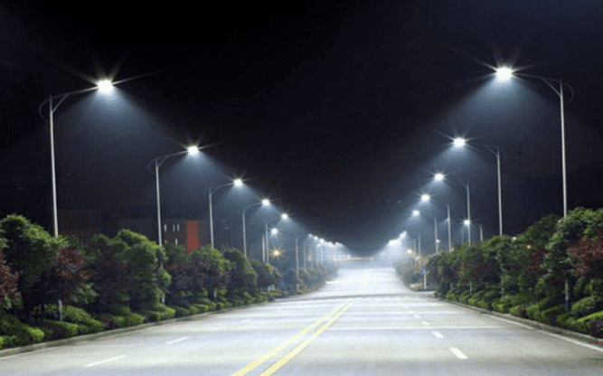 Τα νέα φώτα δρόμου LED δεν είναι απλά φώτα αλλά εκπέμπουν και ακτινοβολία 5G!