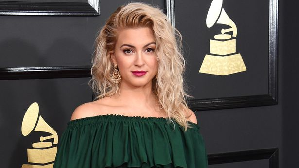 Η Tori Kelly, η 30χρονη γνωστή τραγουδίστρια με επιτυχίες όπως το “Nobody Love”, πήγε εσπευσμένα στο νοσοκομείο γεμάτη με θρόμβους αίματος στα ζωτικά όργανα