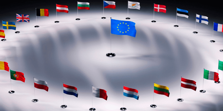 Η Ευρωπαϊκή Ένωση ψήφισε νόμο υπέρ της κατάργησης της εθνικής κυριαρχίας των κρατών μελών.