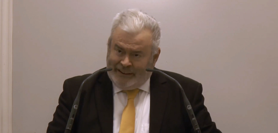Επιεικώς γελοίοι: Επιστράτευσαν δικαστή να “μαλώσει” την Ευρωπαία εισαγγελέα πως δεν κάνει καλά την δουλειά της!