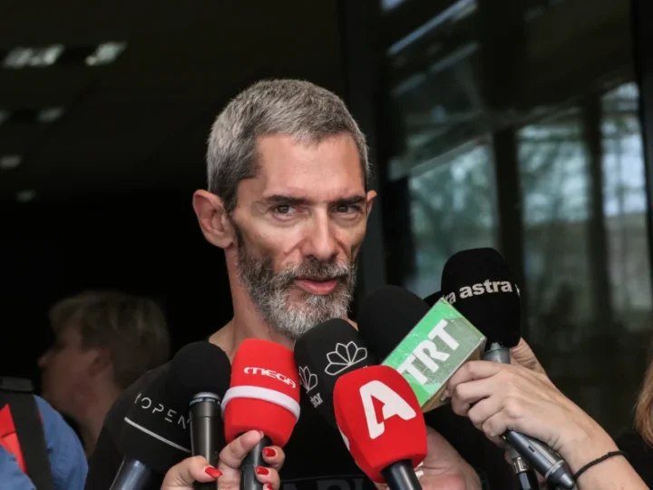 Τα ΜΜΕ του Μητσοτάκη παρουσίασαν μεμονωμένα μέρη της έκθεσης Καρώνη με στόχο να προβάλλουν μια ψευδή εικόνα – Tο γνωστό gaslighting για να κουράσουν τον κόσμο!