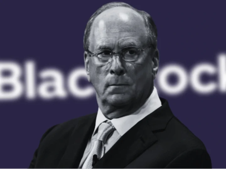 Ο Λάρι Φινκ επικεφαλής της BlackRock αναλαμβάνει τον θρόνο του Παγκόσμιου Οικονομικού Φόρουμ – Τι σημαίνει αυτό και γιατί πρέπει να μας ανησυχήσει.
