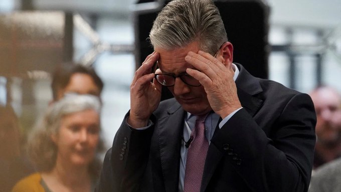 Μαζική αντίδραση στην δικτατορία Στάρμερ – Δύο εκατομμύρια υπογραφές κατά της ψηφιακής ταυτότητας “BritCard” σε λιγότερο από 48 ώρες
