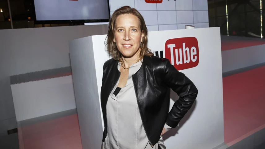 Η πρώην διευθύνουσα σύμβουλος του YouTube Παραδέχτηκε ότι Απαγόρευσε Εκατομμύρια Βίντεο που αμφισβητούσαν τις εντολές του COVID με εντολές απο την Big Pharma.