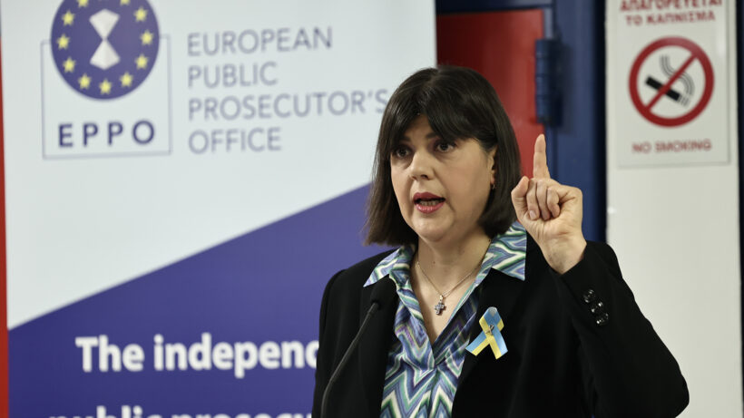 Λάουρα Κοβέσι «Προειδοποιώ τους πάντες, όποιον έχει τον πειρασμό να παρέμβει στη δουλειά μας, να το ξανασκεφτεί» — «ΝΑΙ, δέχθηκα απειλές για τη ζωή μου».