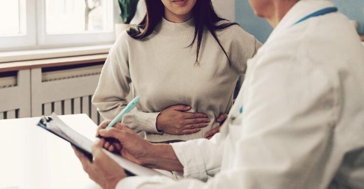 Ο καρκίνος σε νεότερες ηλικίες εκτοξεύεται στα ύψη — εως και 80 τοις εκατό περισσότερο απο τις προηγούμενες γενιές.