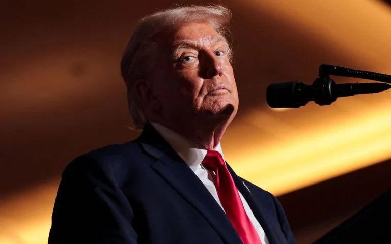 Ας το πούμε καθαρά και χωρίς περιστροφές: Ο πρόεδρος δεν είναι στα καλά του!