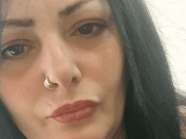 Annie Alexui: Κατήγγειλε το οργανωμένο έγκλημα… και το οργανωμένο έγκλημα τής απάντησε με εντάλματα!